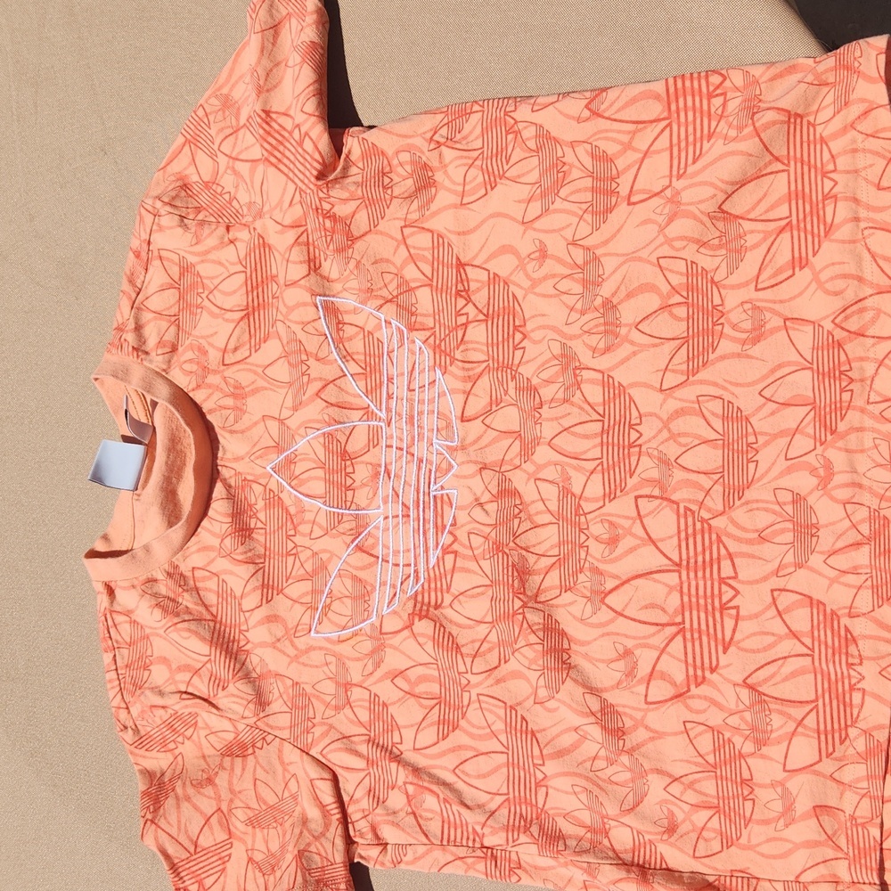 Adidas tee - Picture 2 of 6